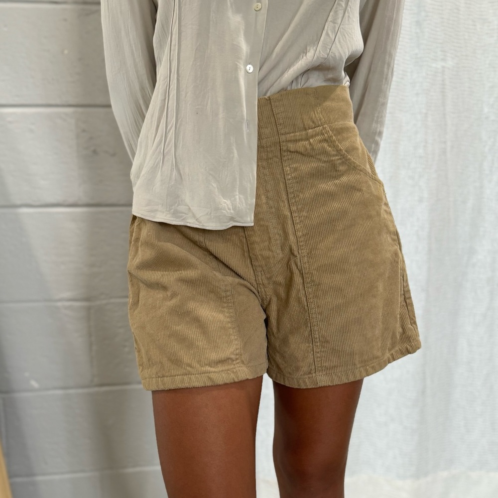 Vintage | High Waist Corduroy Shorts Size 8